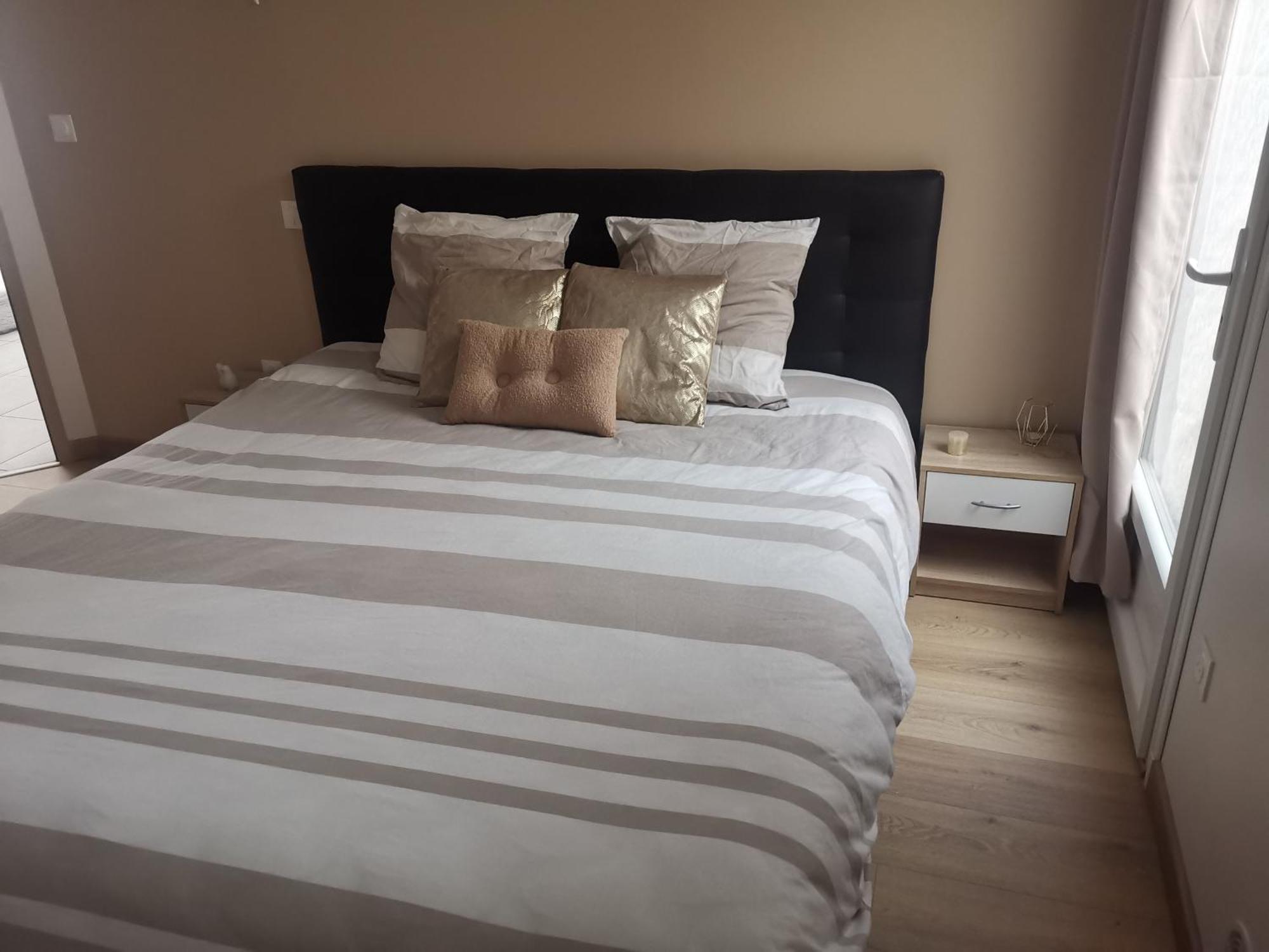 Souvenirs De Provence, Charmant Appartement Neuf 3 Etoiles ディーニュ・レ・バン エクステリア 写真